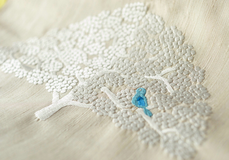 インドや中国の伝統刺繍が入った『貴久樹（きくじゅ）』の着物