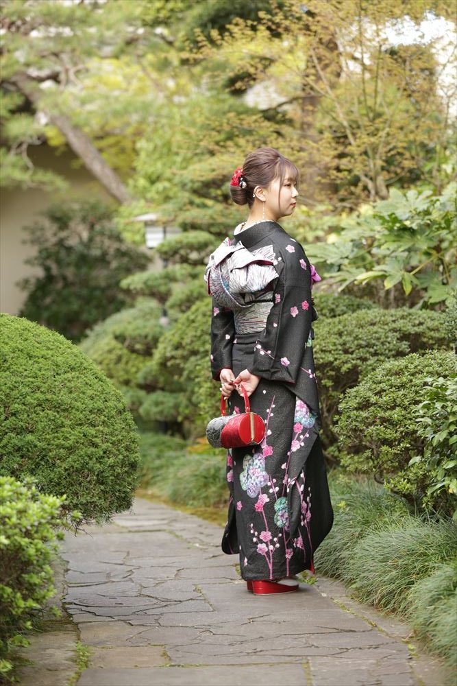 神栖市のお客様　谷屋日本庭園で二十歳の記念写真