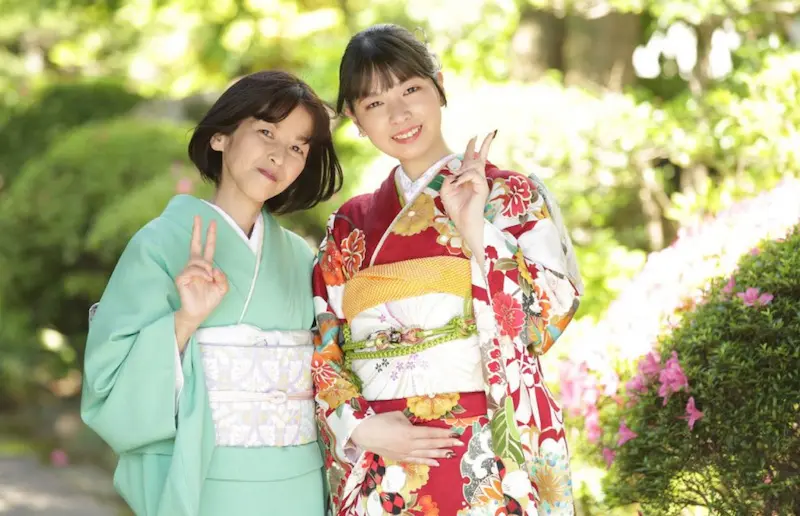 お客様の声から】お母さんと娘さんが一緒に振袖選びを楽しむポイント