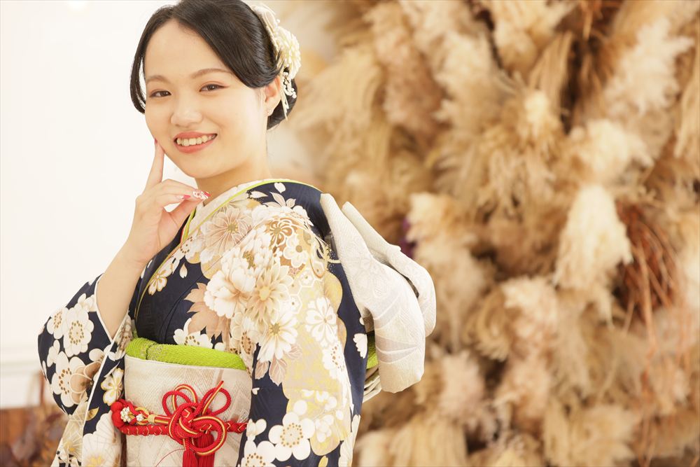 紺　白　花