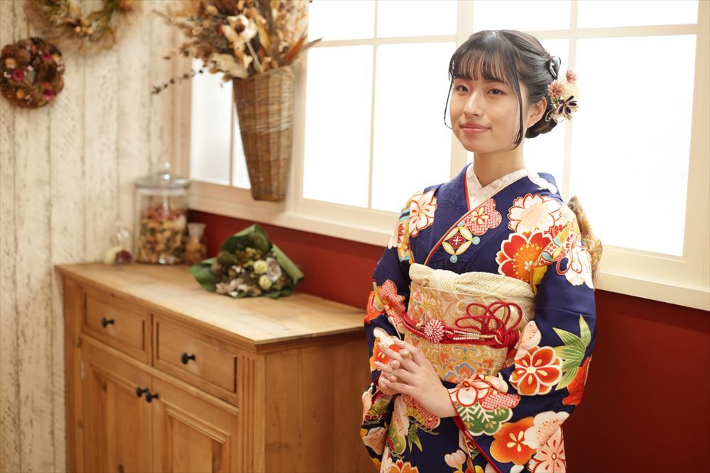 紺　赤　花