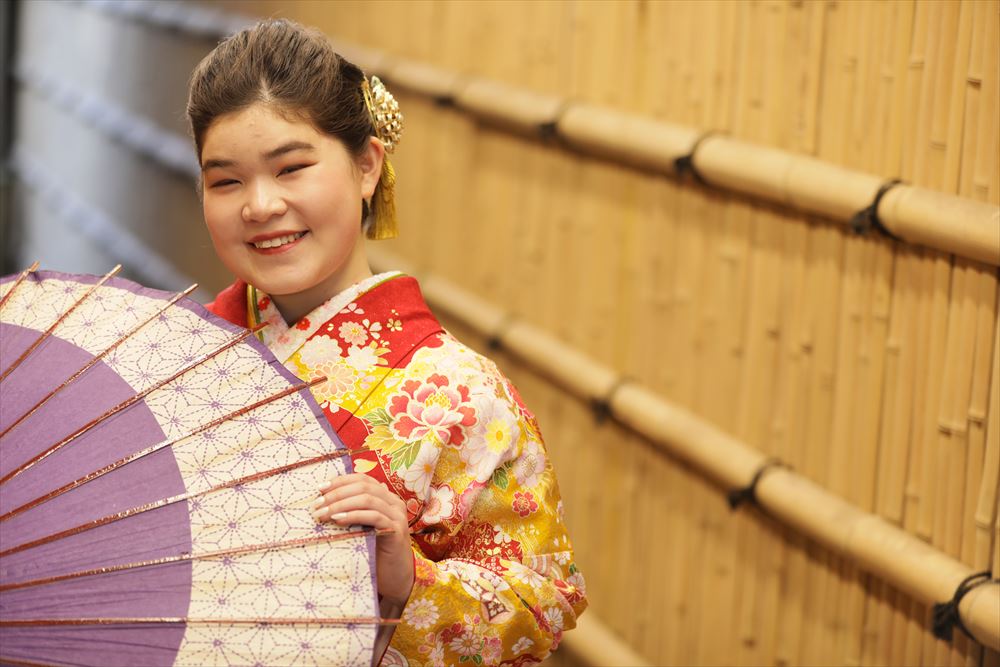 赤　黄色　花