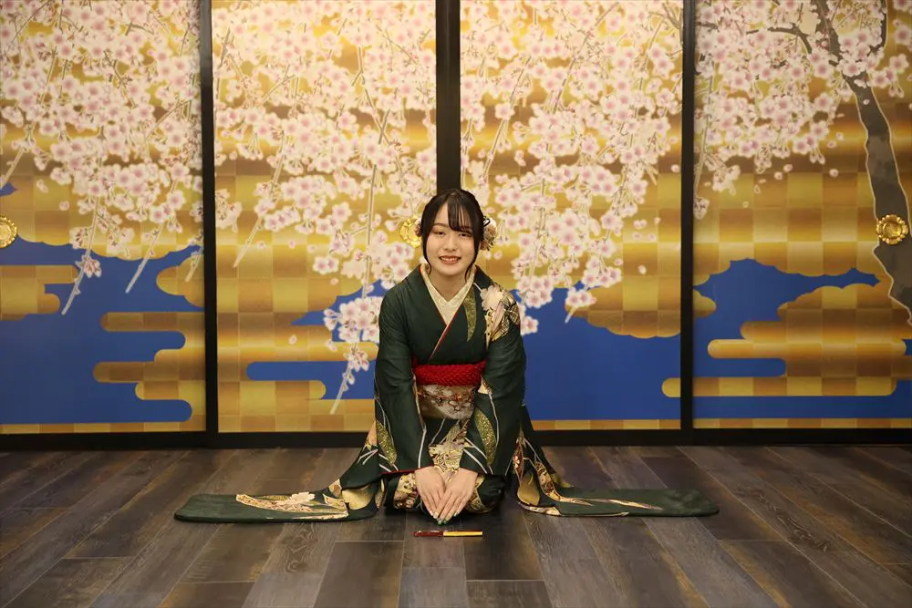 緑　金　花