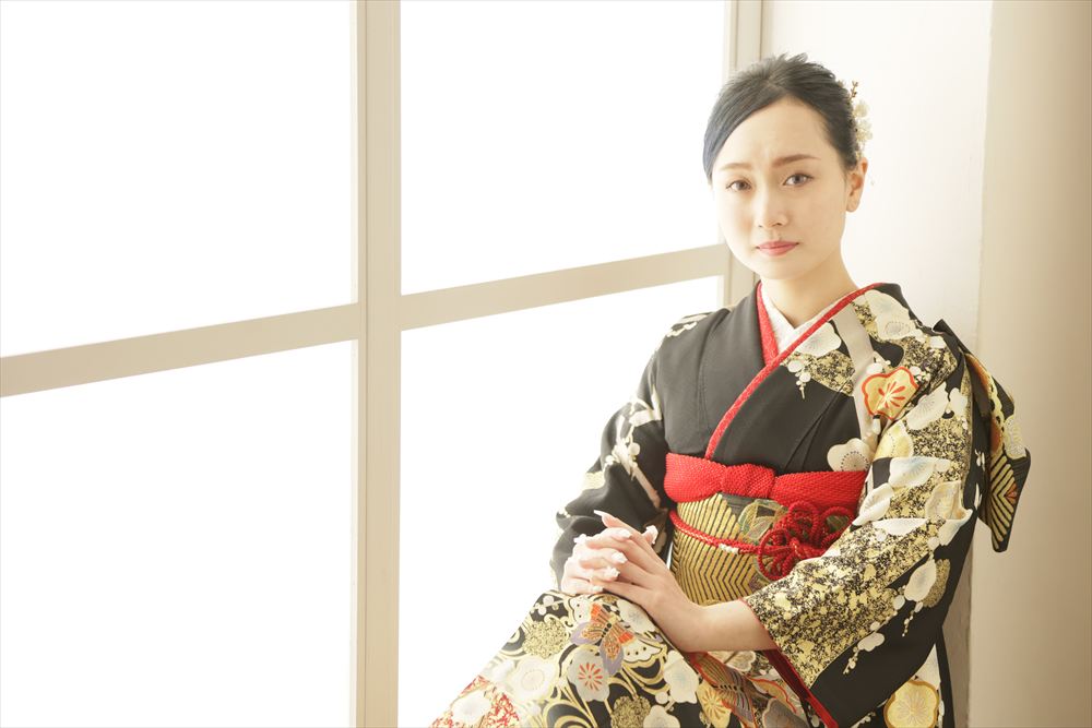 赤　黒　花