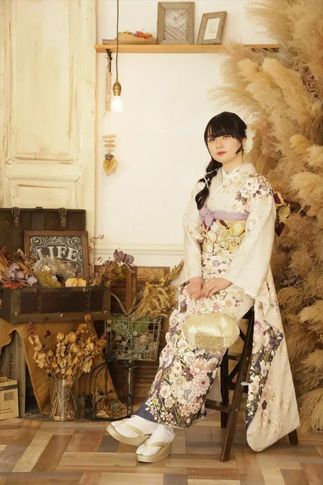 白　淡色　小花柄