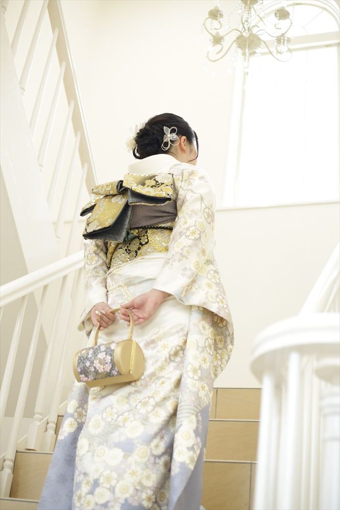 白　淡い　花