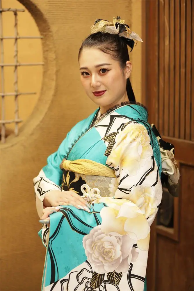 水色　白　バラ