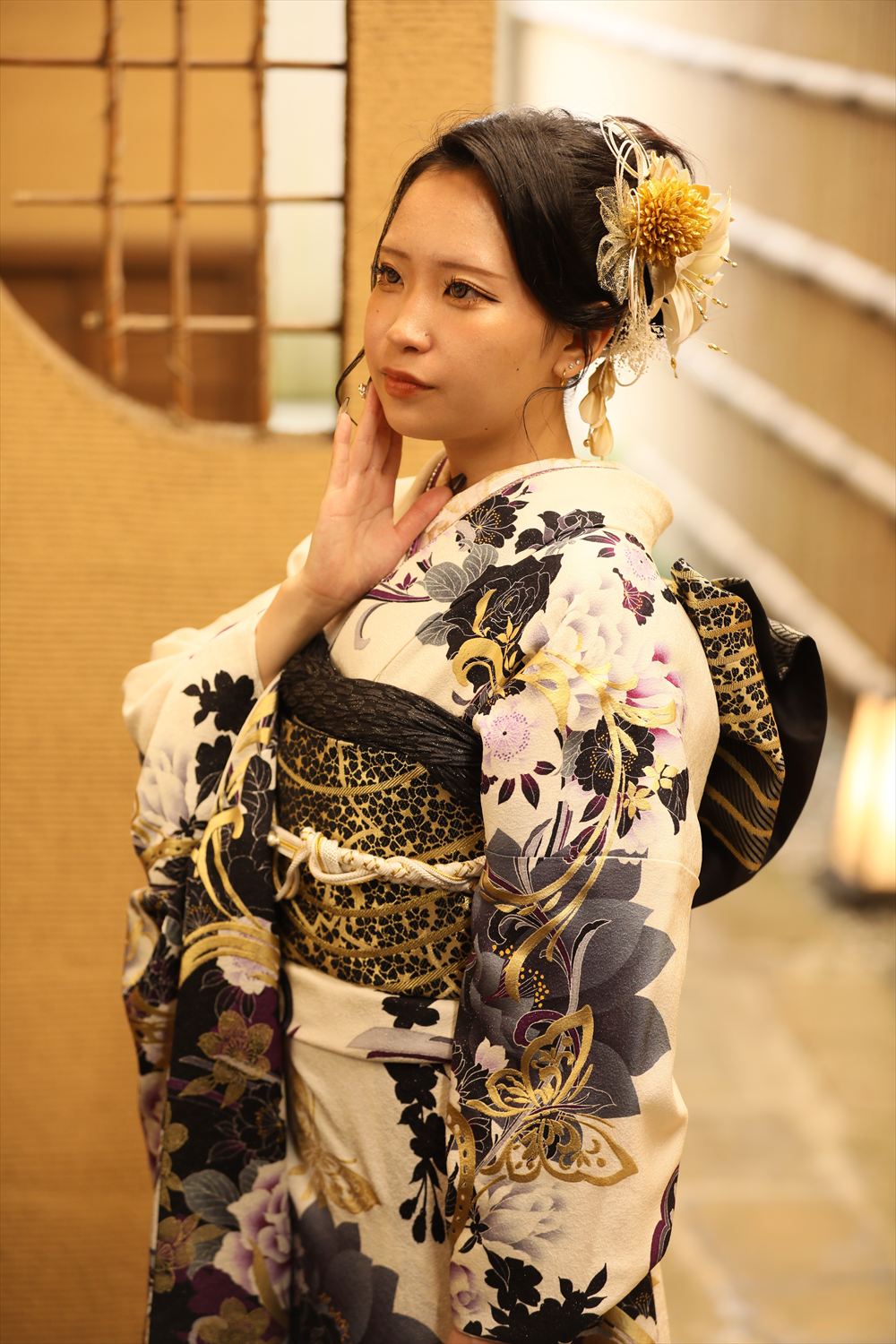 白　黒　蝶　妖艶