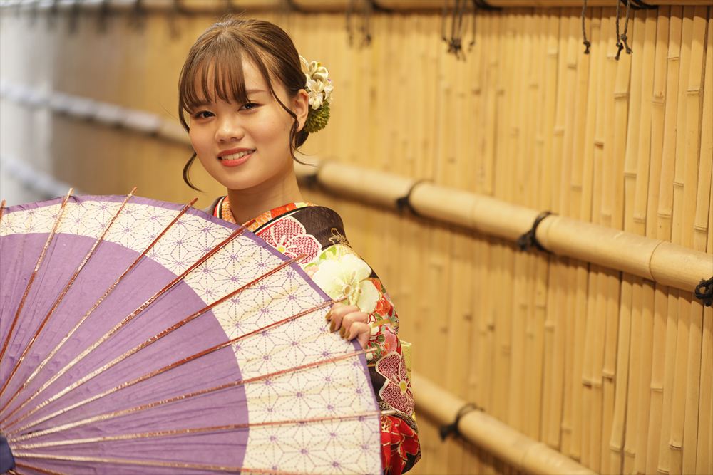 赤　黒　ピンク　花