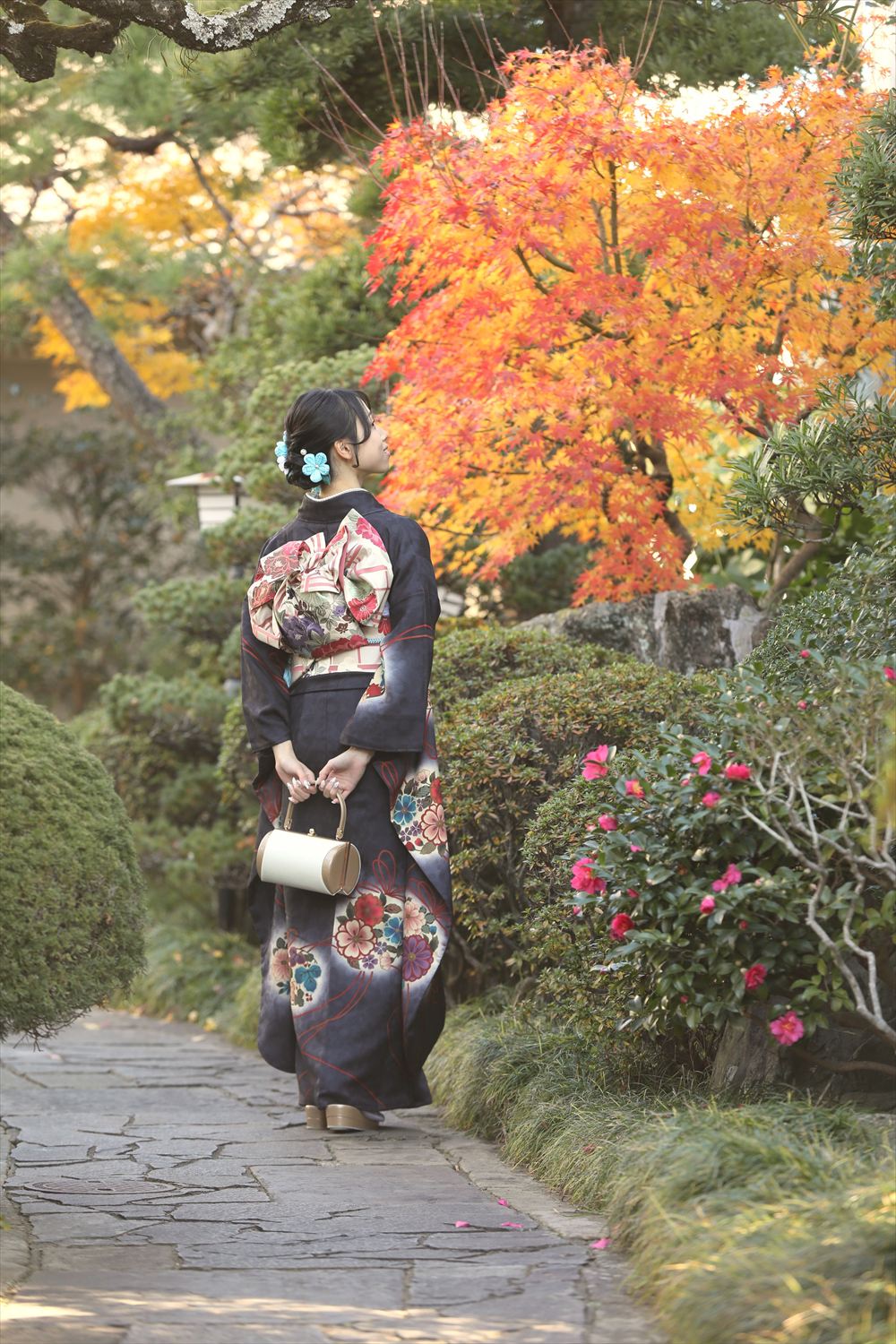 黒　花　古典柄