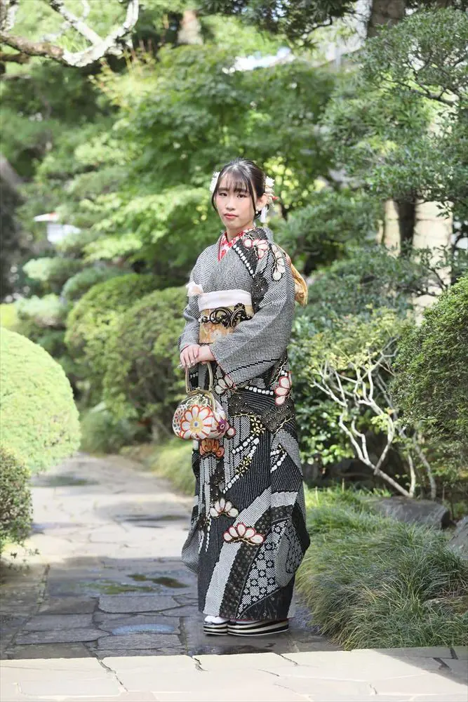 黒　グレー