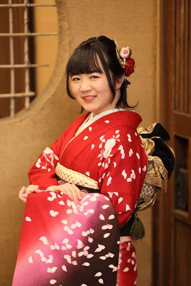 赤　黒　花