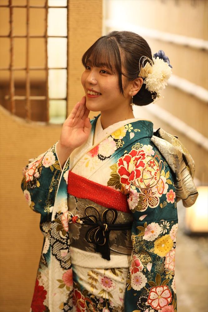 緑　白　花