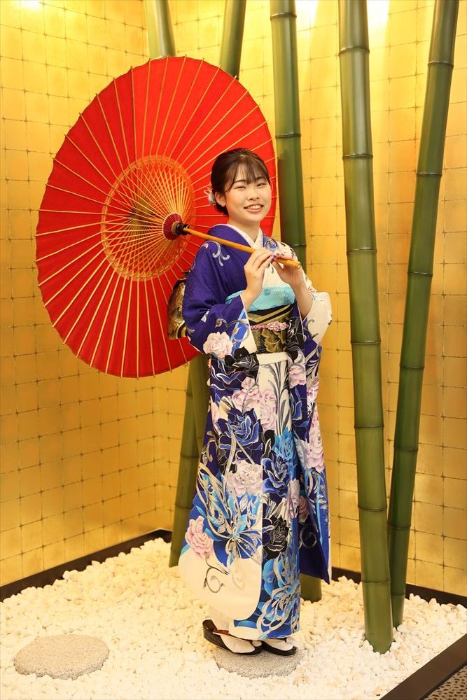 青　白　花