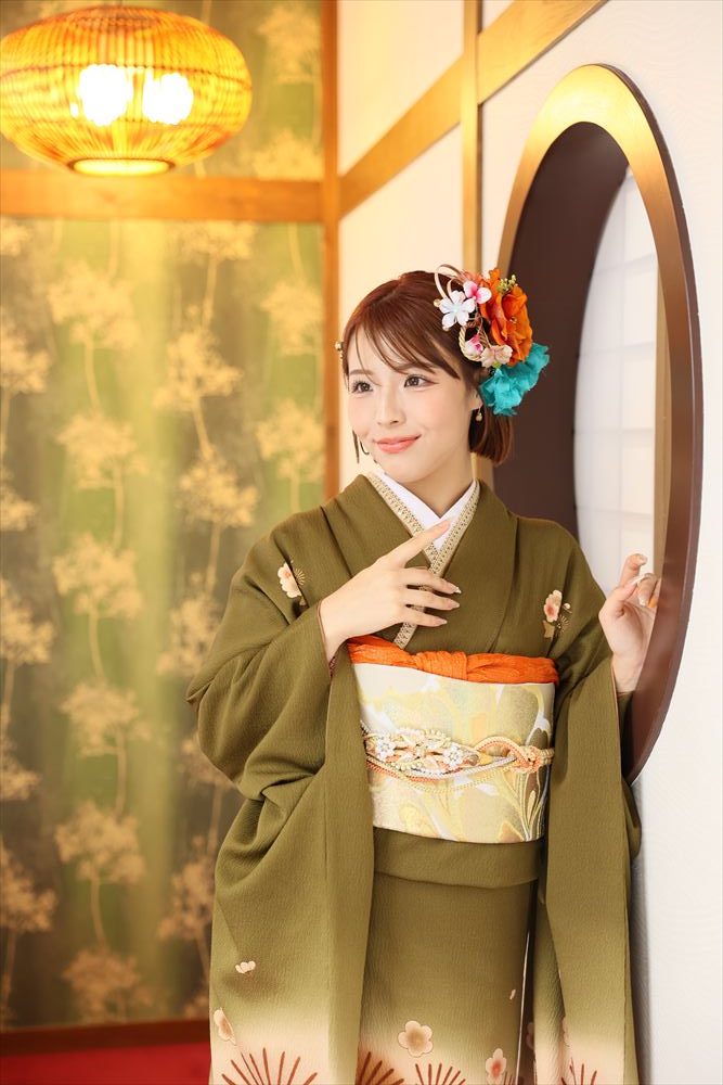 くすみ　グリーン