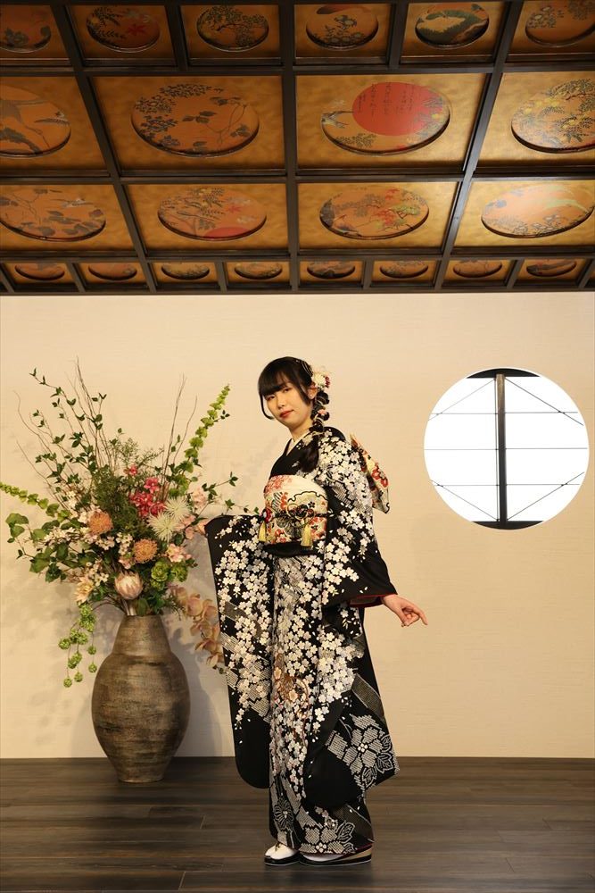 白　黒　花