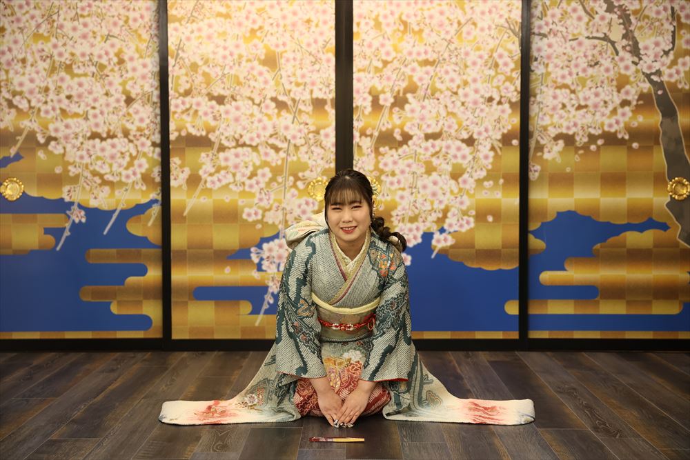 白　黒　花