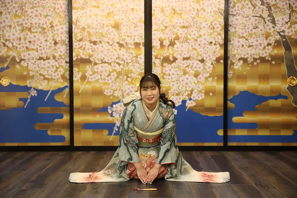 白　黒　花