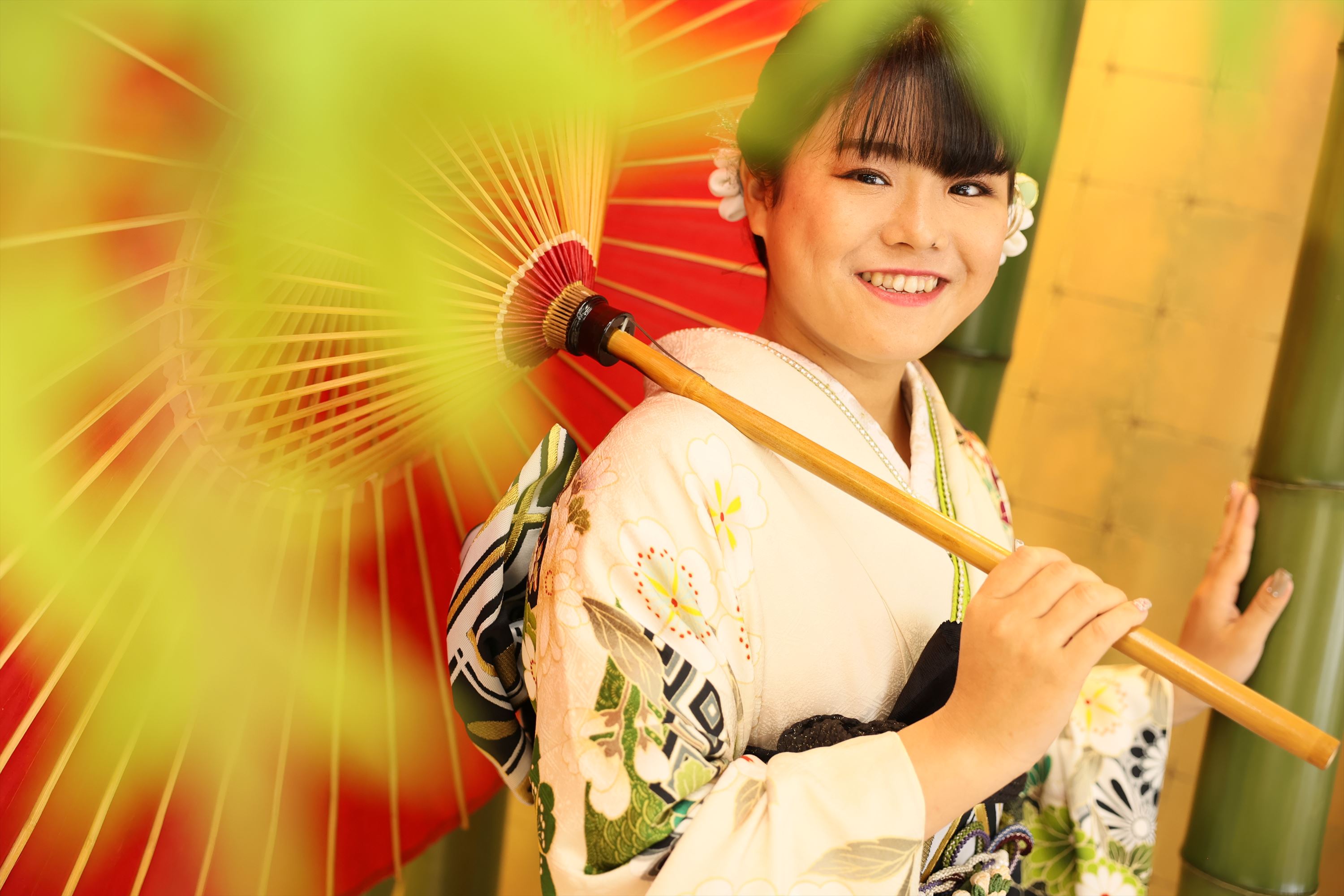 緑　白　花