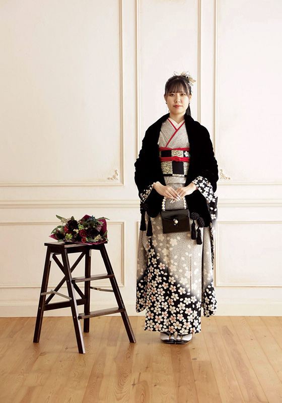 谷屋フォトスタジオでスタジオ撮影する振袖の女性