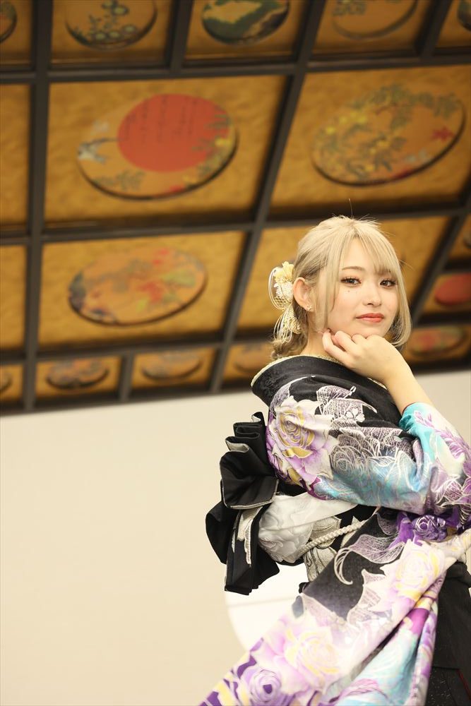 黒　白　紫　花