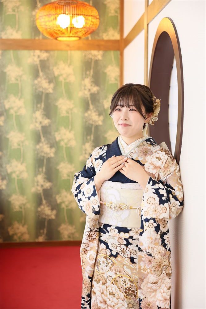 紺　白　花