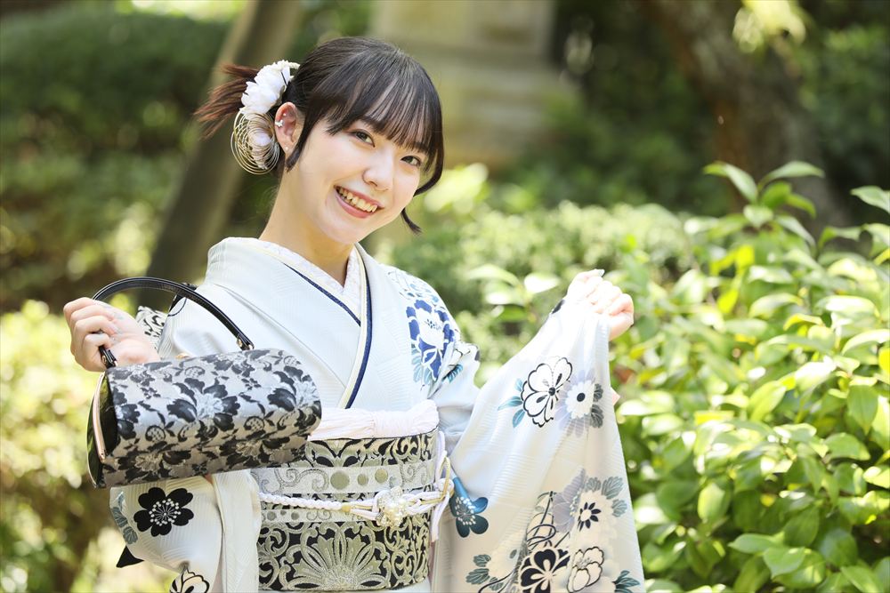 水色　花　白