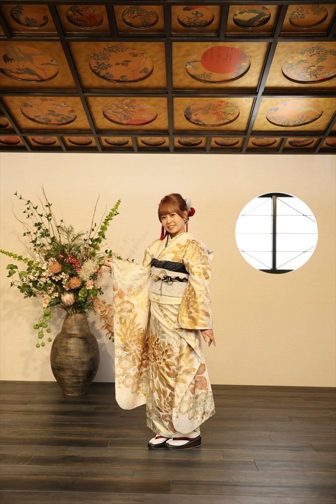 白　金　花