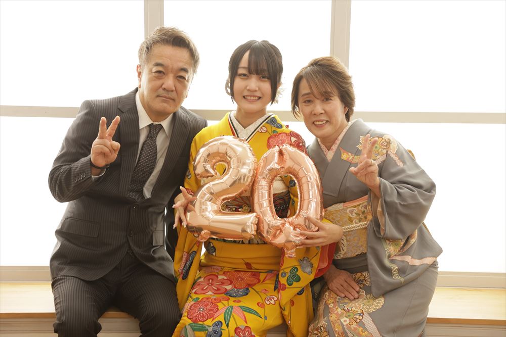 黄色　赤　緑　花