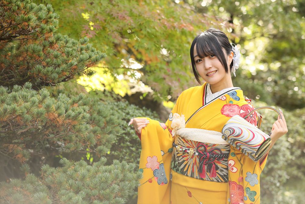 黄色　赤　緑　花